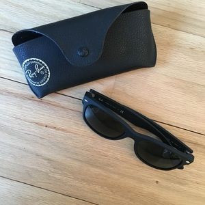 Brand new RayBan New Wayfarer sunglasses